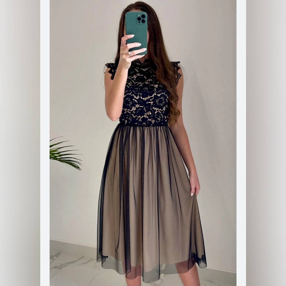 Sleeveless lace tulle overlay semi formal dress. Perfect for Christmas Holiday